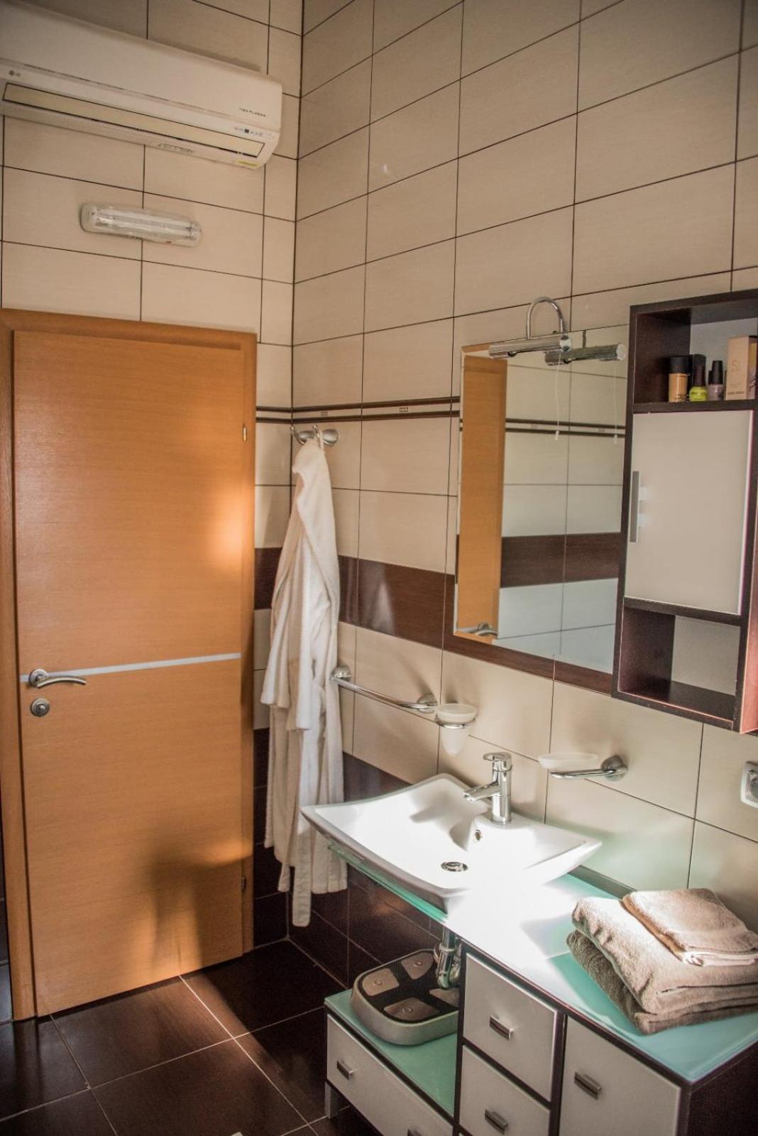 Hotel Holy Medugorje Bagian luar foto